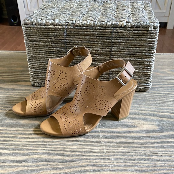 Solesenseability Memory Foam Heels - Picture 2 of 8